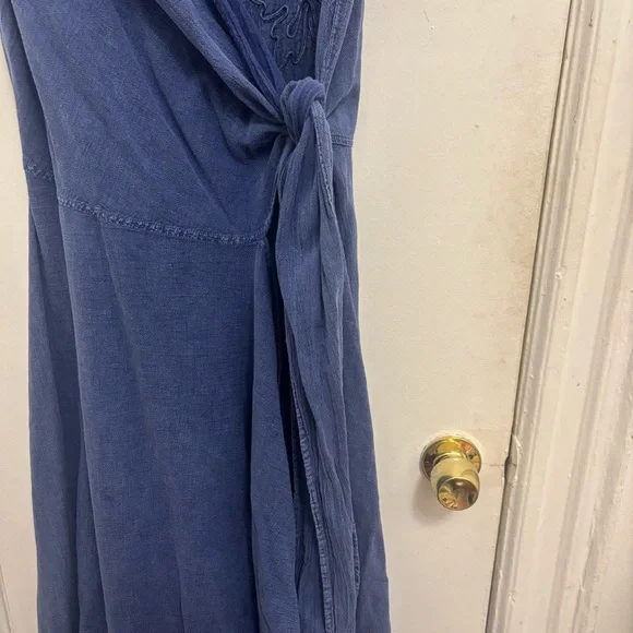 Gretty Zueger Embroidered Wrap Dress - Picture 7 of 14